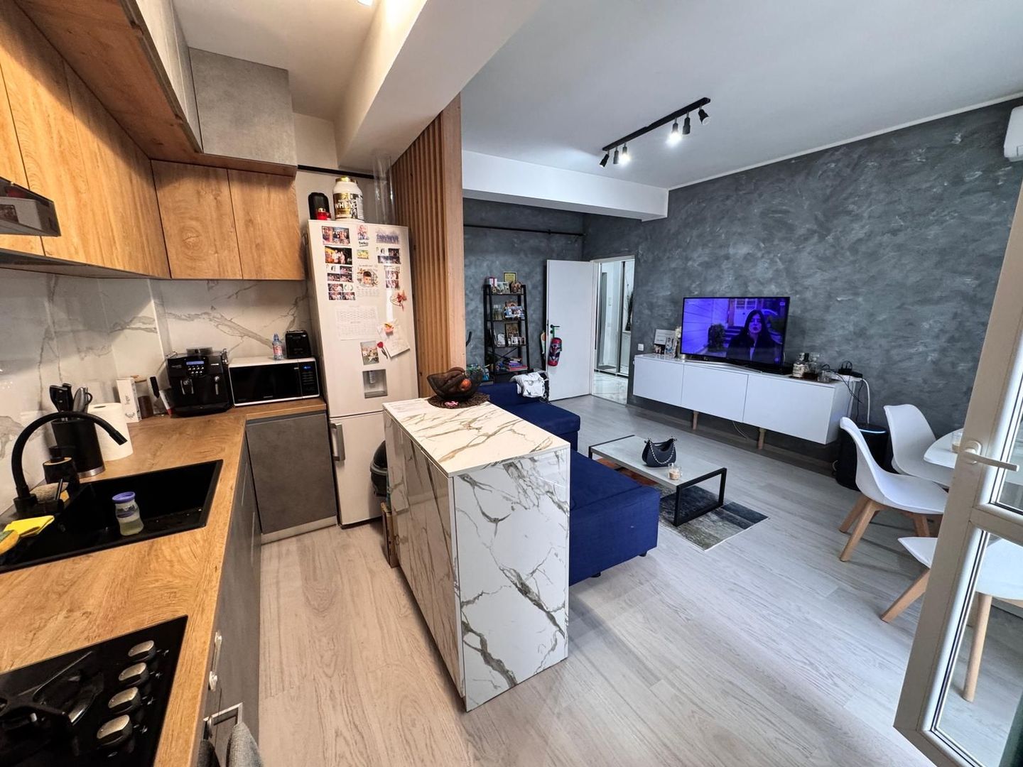 AP. 2 CAMERE MOBILAT/UTILAT, BLOC NOU, LOC PARCARE, CENTRALA, COMIS 0% - Poză 3