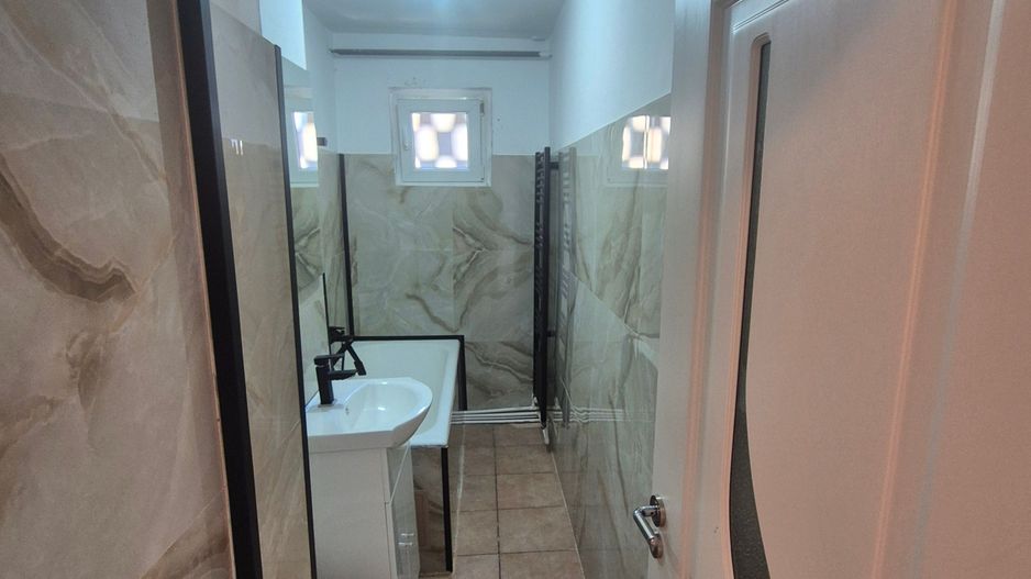Închiriez apartament 1 camera etajul.1 - Poză 6