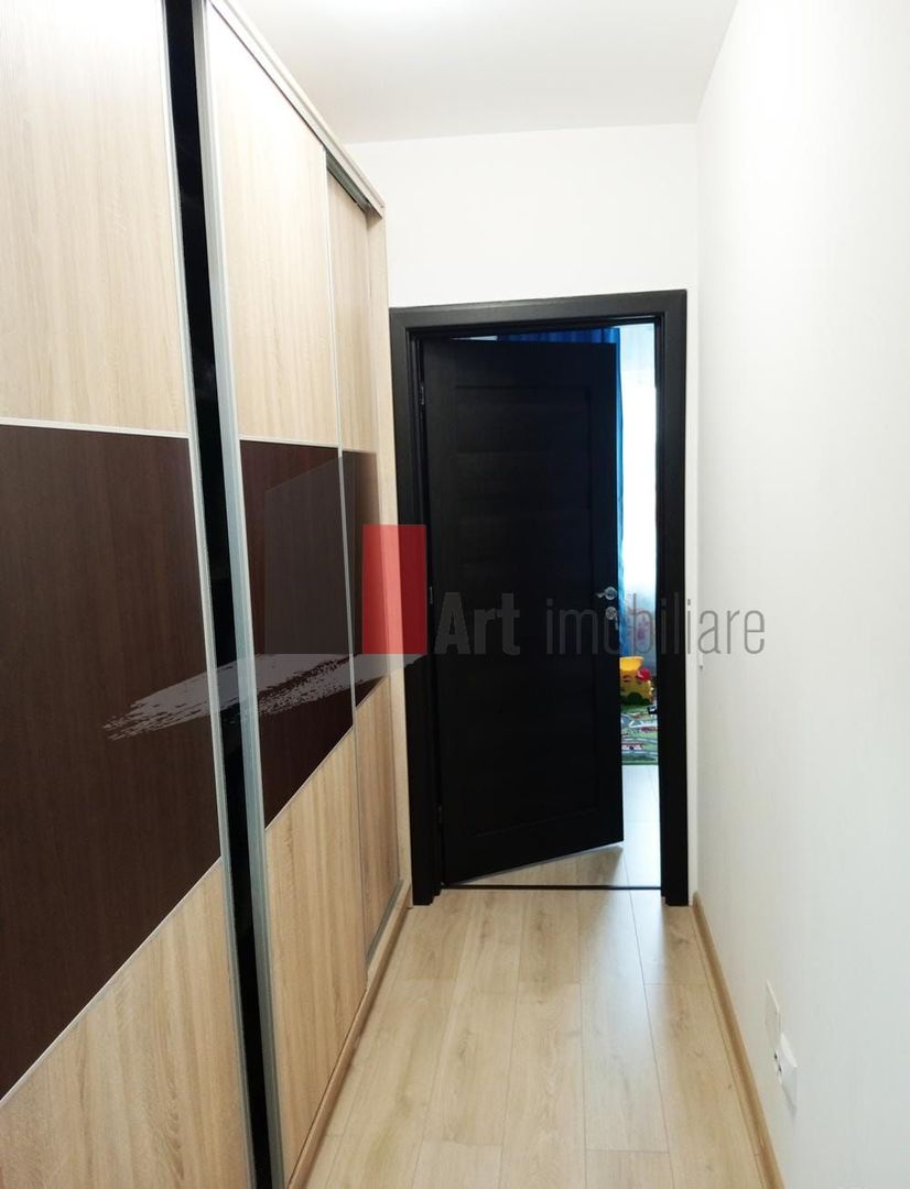 Vânzare apartament 3 camere cu centrală Apărătorii Patriei - Poză 1