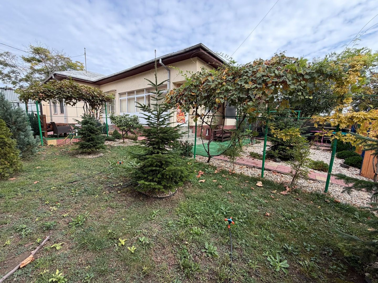 CASA INDIVIDUALA- DOBROESTI, TEREN 350 MP, CENTRALA, MODERN COMIS 0% - Poză 2
