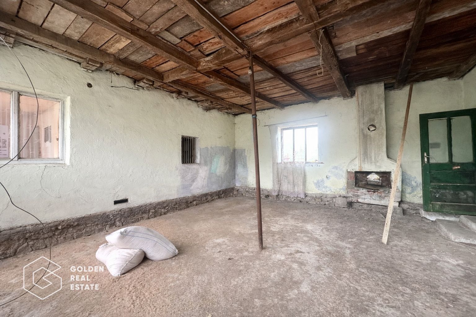 Casă cu teren generos 1.944 mp, Măgulicea, Vârfurile - Poză 11