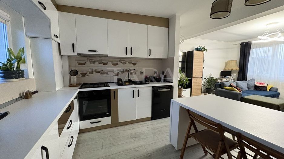 Vând apartament 3 camere, Florești – zona Terra. - Poză 2