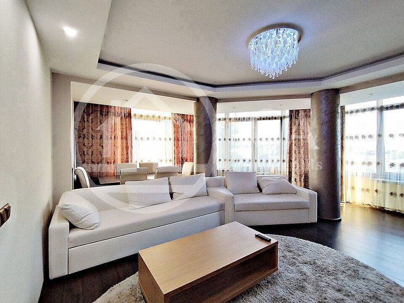 Apartament cu 3 camere de inchiriat in zona Nufarul, Oradea - Poză 1