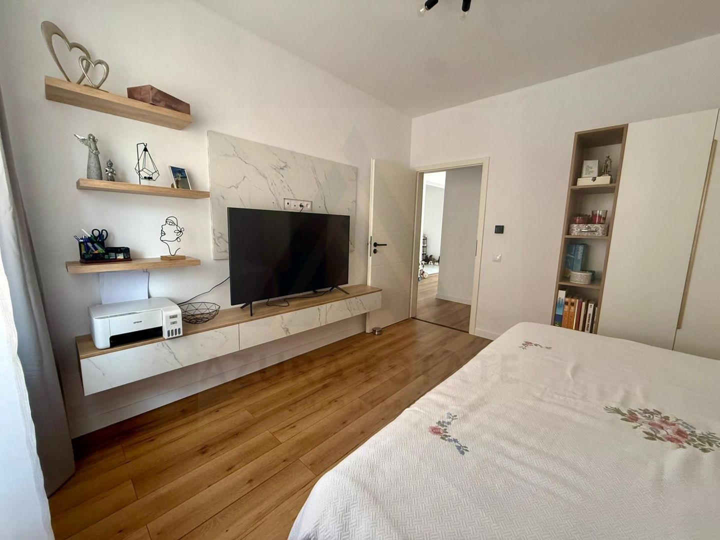 Casa individuala premium 145 mp utili pe un nivel teren 500 mp in Sadu - Poză 7