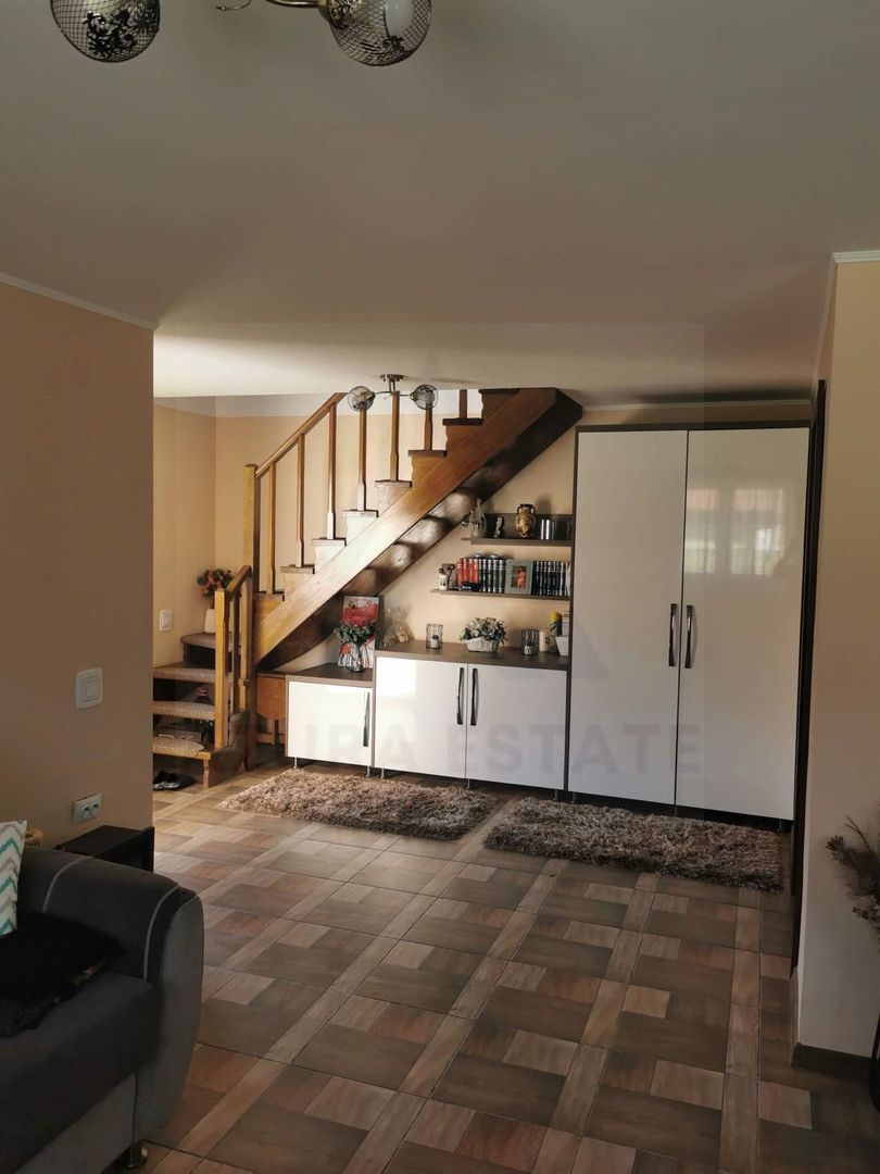 Casa individuala cu garaj 60 mp si teren+gradina 2650 mp in Porumbacu - Poză 5