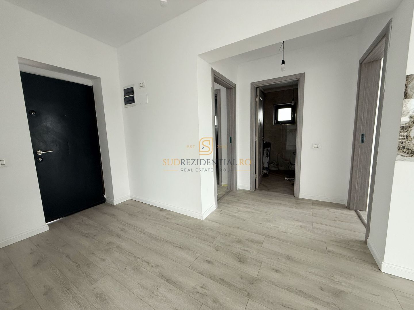 Casa Individuala cu 3 camere, 2 bai, teren 375 mp - zona centrala - Poză 11