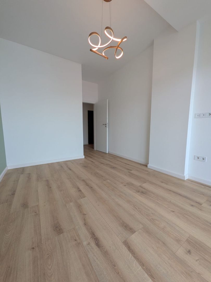 Apartament cu 3 camere, zona Eroilor, Floresti - Poză 6