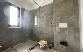 Duplex-4 dormitoare- despartit prin garaj -SUPER POZITIE - Poză 12