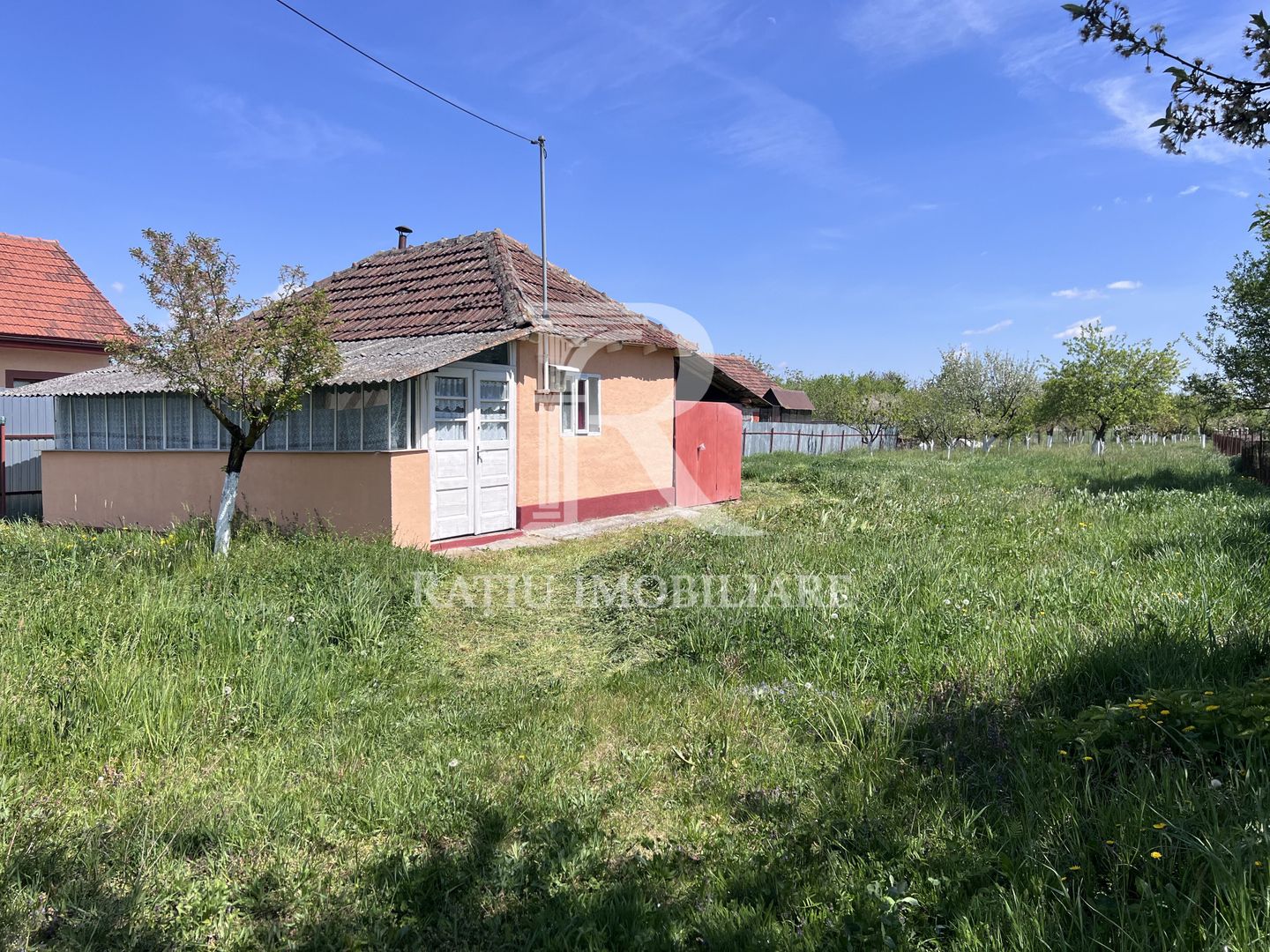 Casă de vacanță + livadă | teren 3000 mp | Chijic | Bihor - Poză 1