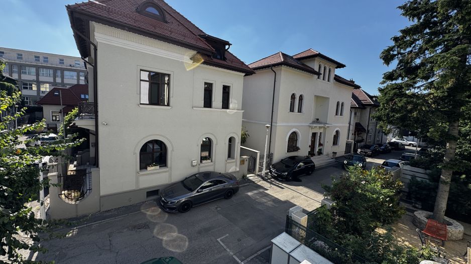 Vila 3 apartamente / 9 camere  Piata Unriii - Parcul Carol IM603 - Poză 10