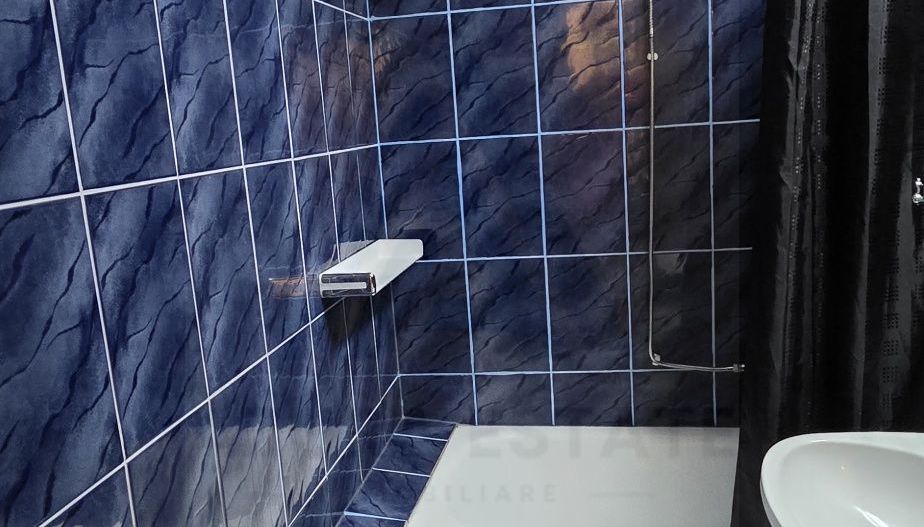 Apartament renovat cu 2 camere decomandat 50 mp etajul 2/8 Bd Mihai V - Poză 8