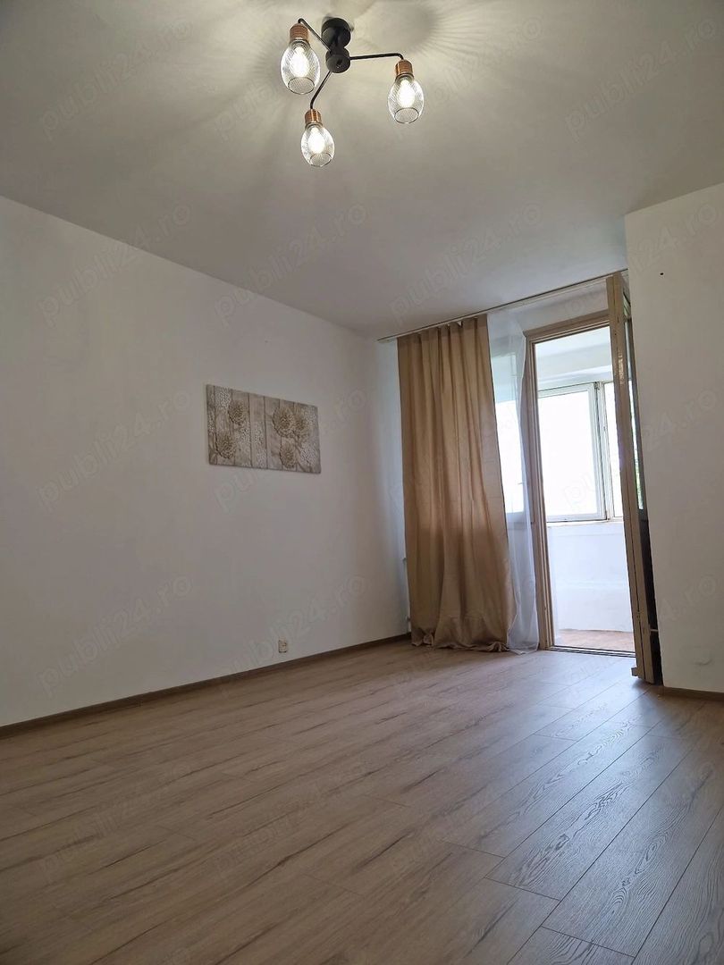Garsonieră Titan, etaj 4, bloc reabilitat, preț negociabil - Poză 2