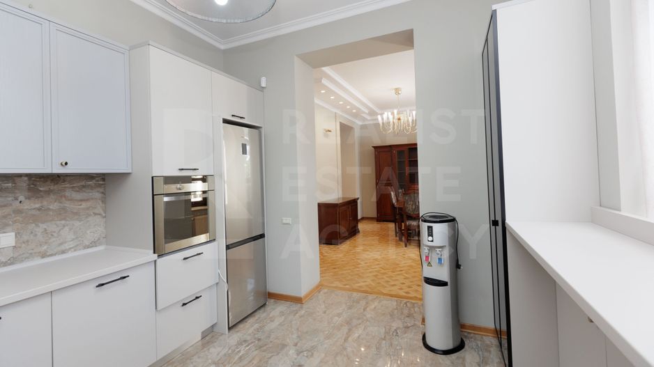 Chirie, casă, 3 nivele, strada Frumoasa, Centru - Poză 2