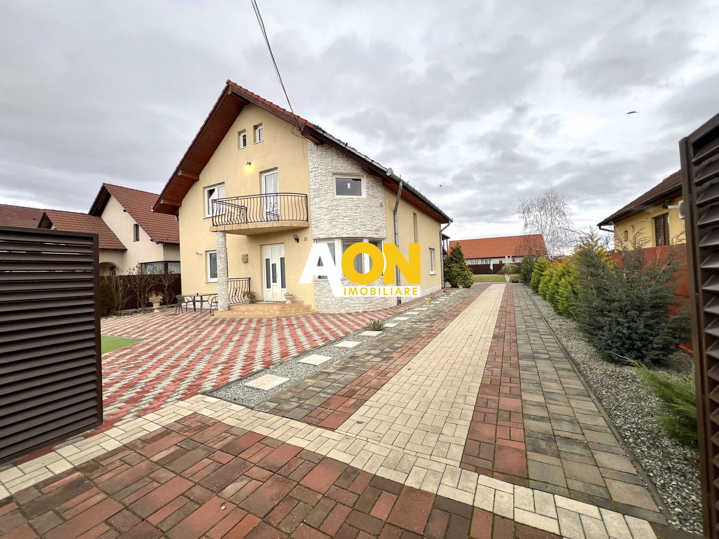 Casa de vanzare - 5 Camere, 2 Bai,  Garaj, 1000mp Teren - Poză 28