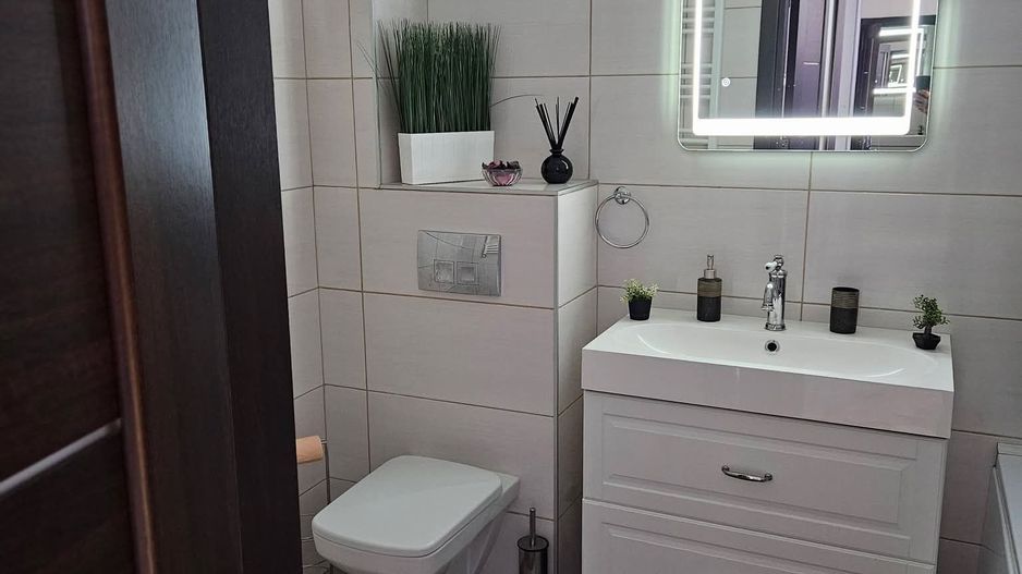 AP. 2 CAMERE APARATORII PATRIEI, CENTRALA, PARCARE, METROU 15 MINUTE - Poză 4