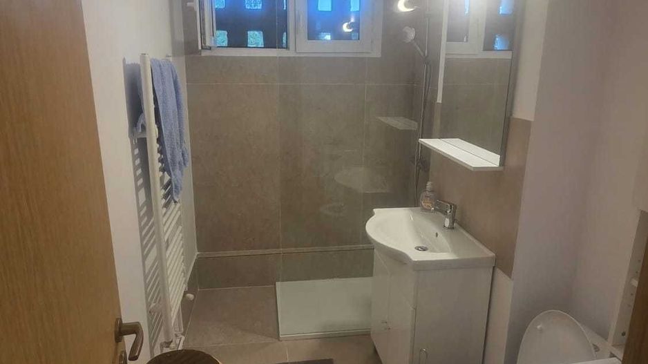 Spitalul Județean | 3 Camere | Etaj 2 | Centrala proprie - Poză 7