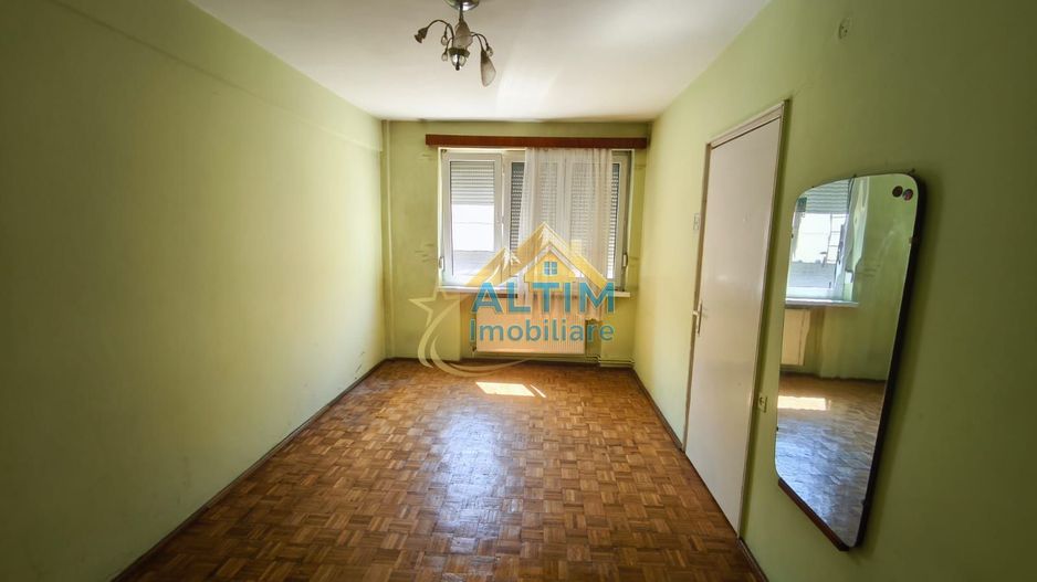 De vânzare - Apartament 2 camere, central, zona Patria - Poză 1