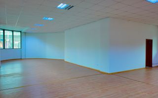 Spatiu comercial / birouri de 500 m2 - Open space de inchiriat la parter - Poză 2