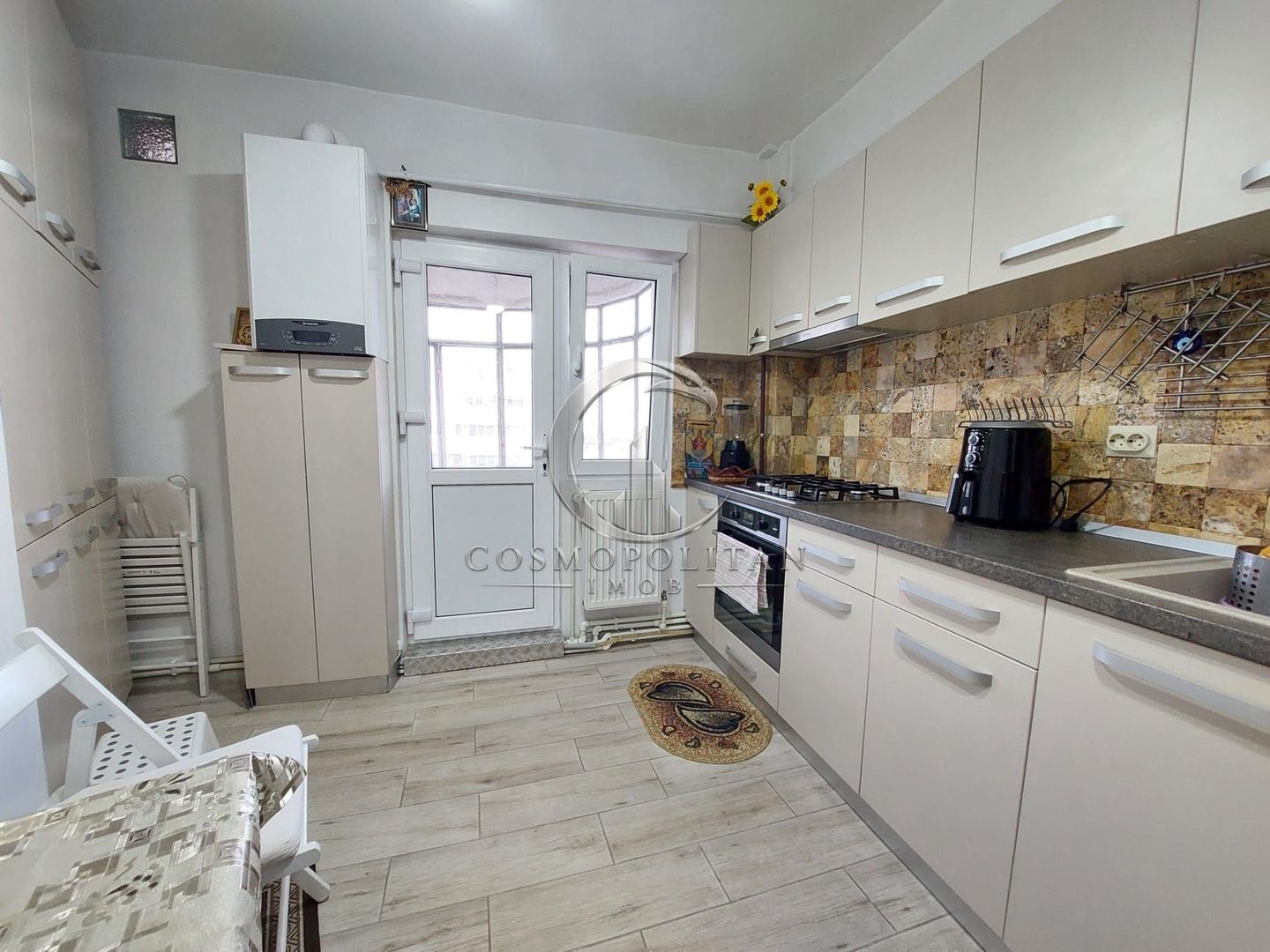 Apartament cu 3 camere zona 0 ~ etaj 5 din 6 ~ Confort 1 decomandat ~ renovat - Poză 5