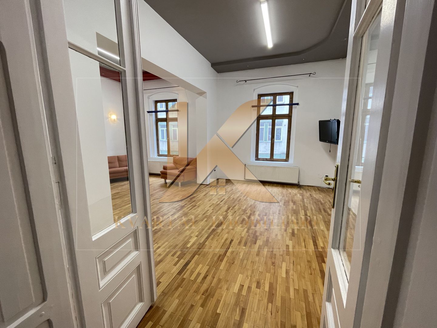 Apartament la cheie 3 camere , parcare 125mp Zona Centrală (Eminescu)! - Poză 3