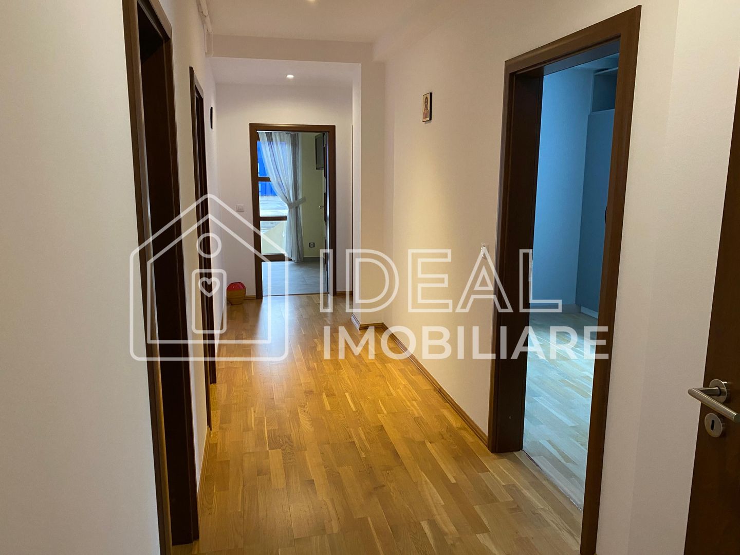 Apartament la Vila cu 5 camere si curte amenajata, in Valea Aurie - Poză 6