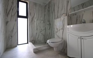 Curte, 4 apartamente, 8 camere, perfectă pt activități educaționale-Dumbravita - Poză 17