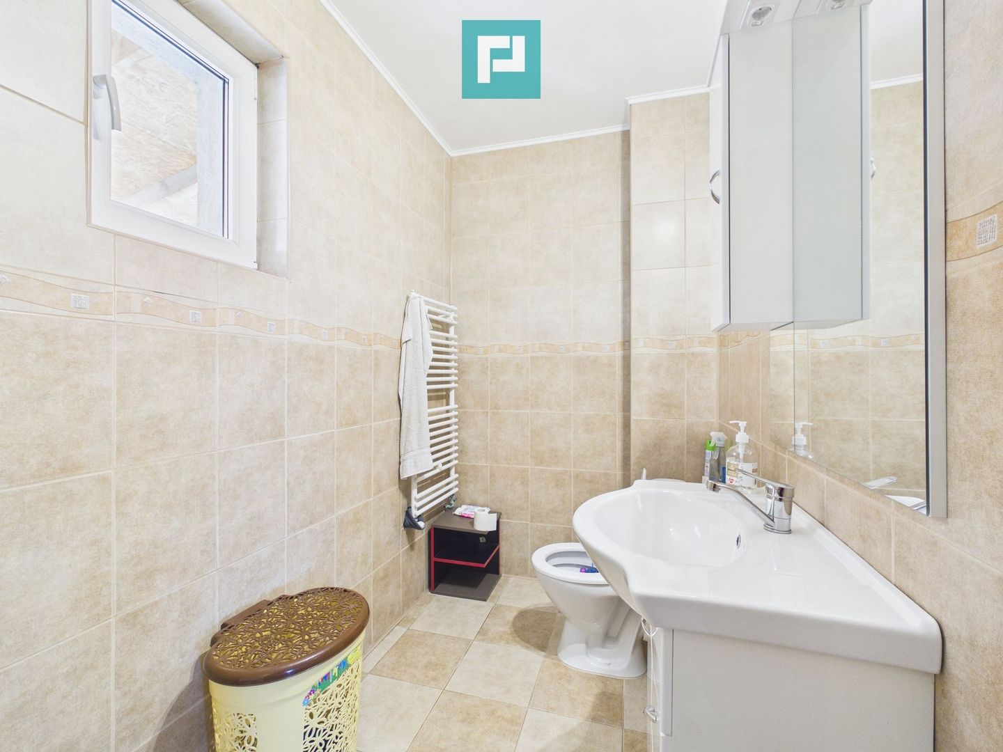 Casă individuală 8 camere - Dudeștii Noi - Poză 20