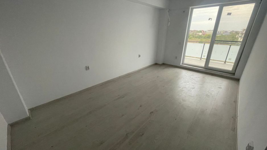 Apartament nou de vânzare Otopeni – 2 camere, balcon, parcare inclusă - Poză 3