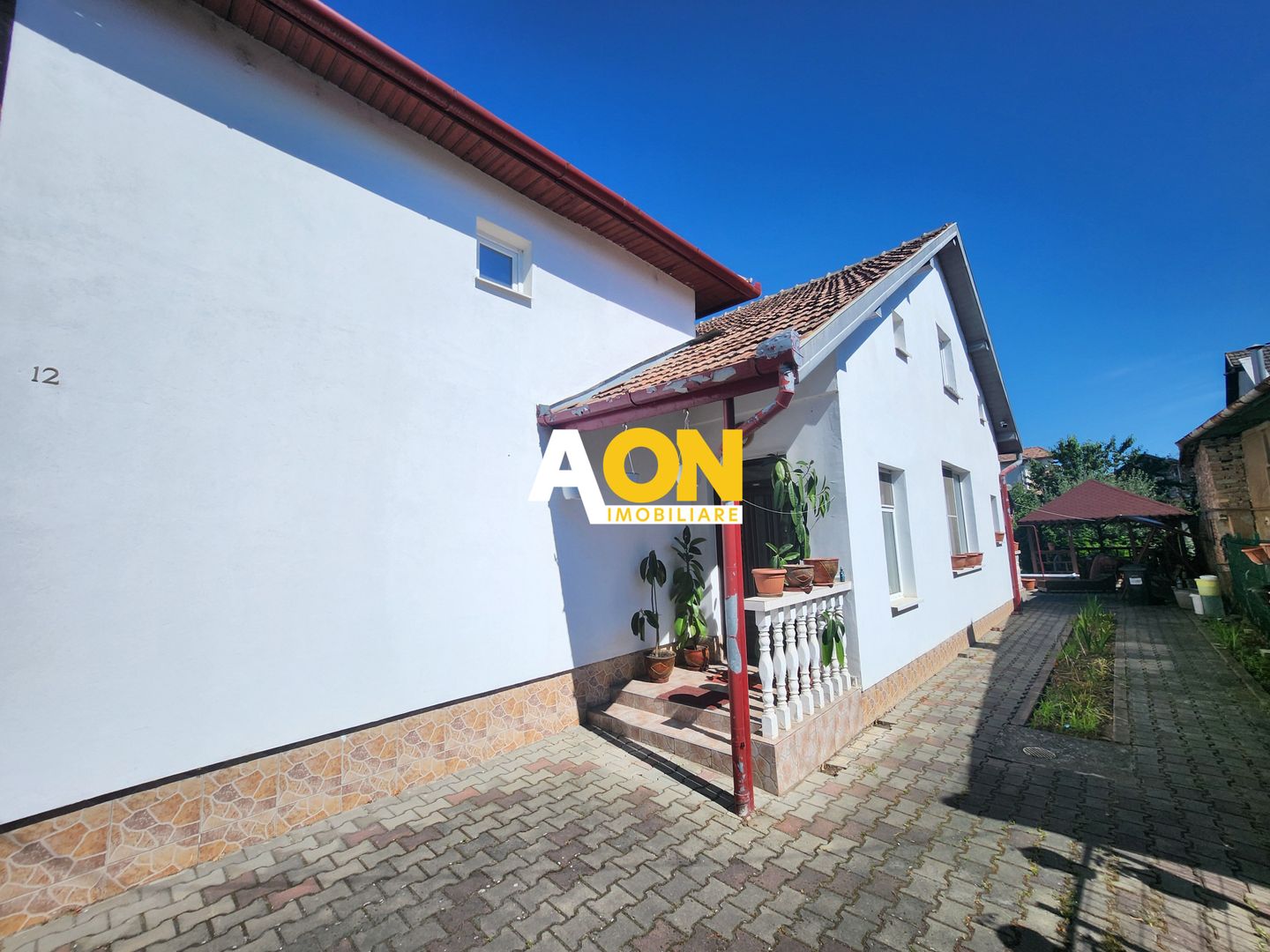 De vanzare casa 5 camere, 655mp teren, zona Cetate - Poză 2