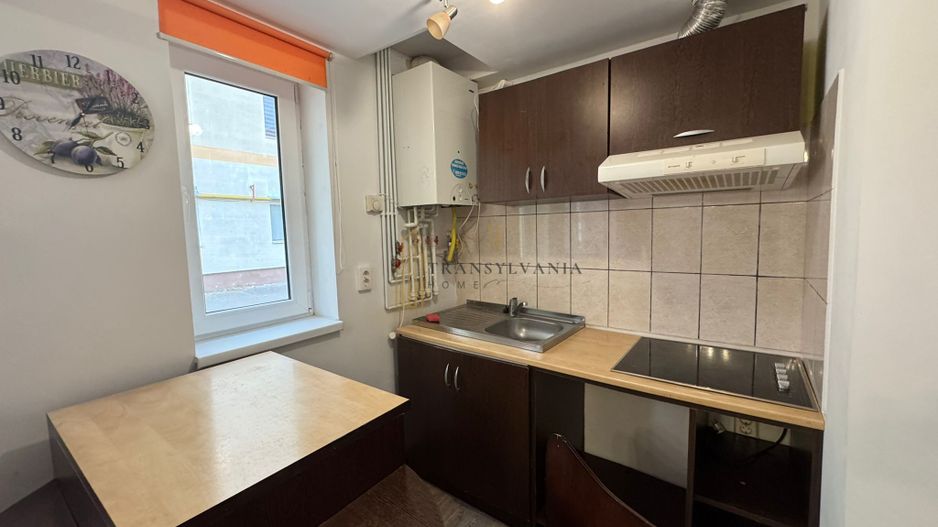 Apartament pe 2 niveluri, intabulat,  Zona Stefan cel mare - Poză 4