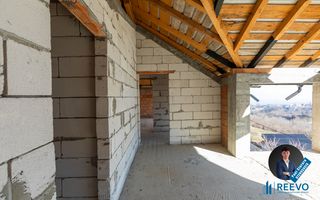 Pensiune/Vilă la roșu P+E+M în Sărata - Poză 12