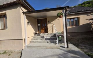 Casa renovata priveliște superba catre Cetatea Devei – Str. Calugareni - Poză 1