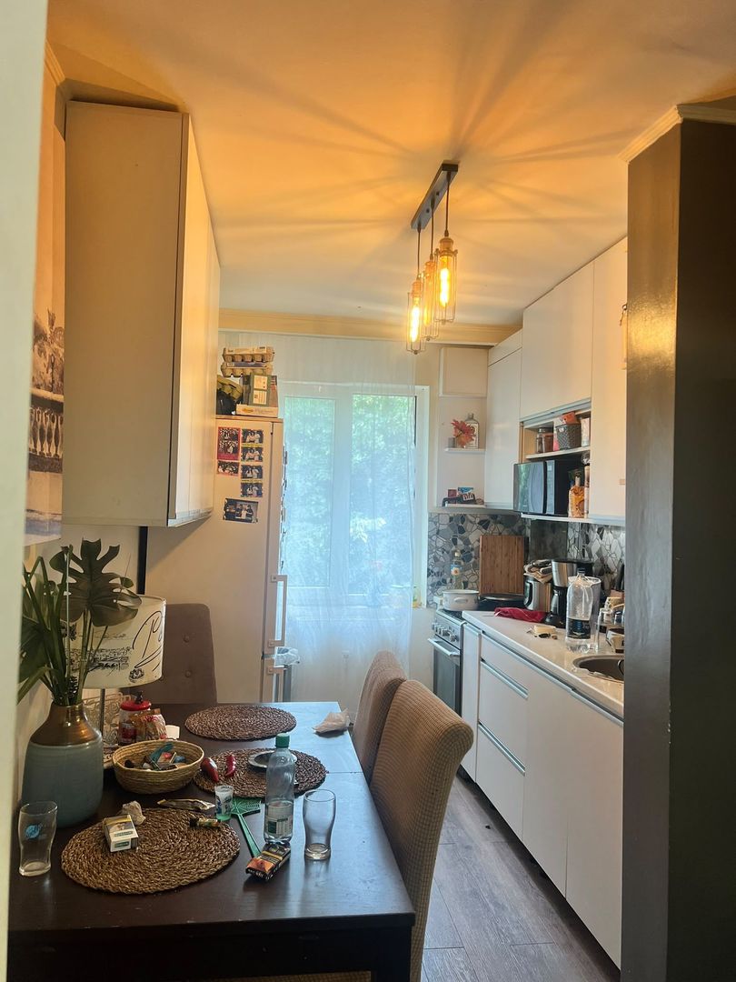 Apartament 4 Camere | Instalații Noi | Balcon 8 mp | Gorjulu - Poză 2