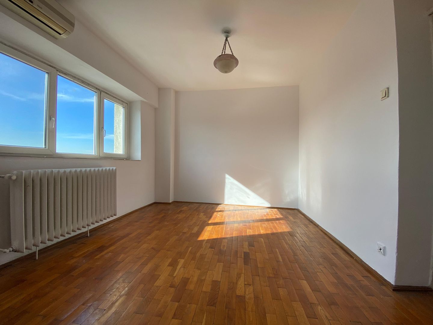 Apartament 3 camere B-dul Banu Manta - Poză 4