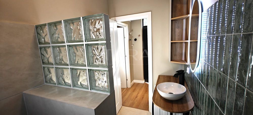 Apartament cu posibilitate de mansardare, parcare și grădină, central. - Poză 8