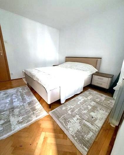 🏡 Închiriez Apartament cu 2 camere renovat, Bd. Basarabiei, etaj 2 - Poză 10