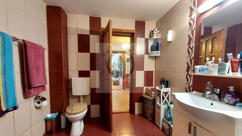 Vila Impresionanta în Deva–Construcție Solida 3 garaje inclus elevator - Poză 11
