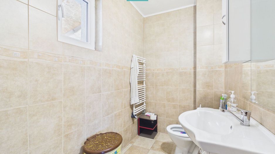 Casă individuală 8 camere - Dudeștii Noi - Poză 15