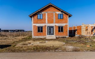 Casă spațioasă în cartier rezidențial în expansiune – Tisa Nouă, Arad - Poză 2