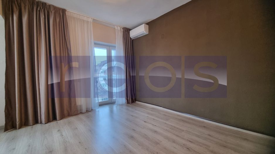 VANZARE- 6 CAMERE-PENTHOUSE -UNIRII -et 8-9 - Poză 3