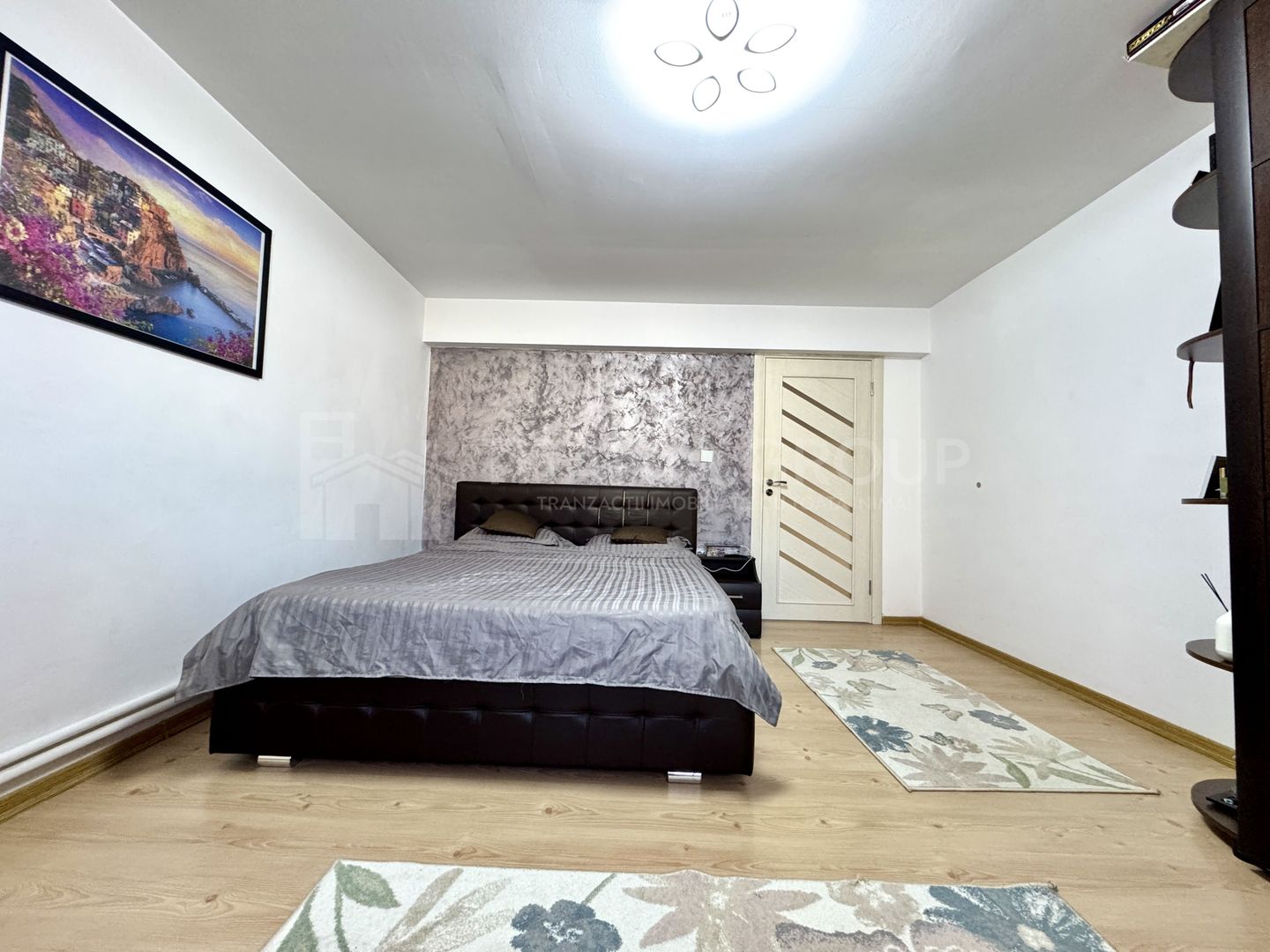 Se vinde “acasa”, 4 camere decomandate, panouri+baterii, teren 397mp,m - Poză 11