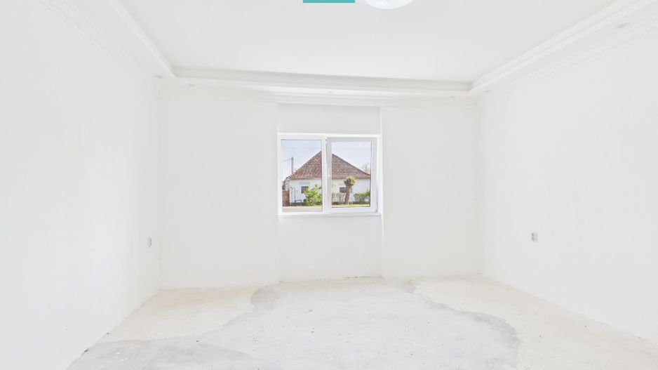 Casă renovată 4 camere si 1452 mp teren în Bătania - Poză 9