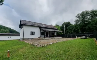 Complex turistic și proprietate deosebită de vânzare în Valea Dobârlău - Poză 22