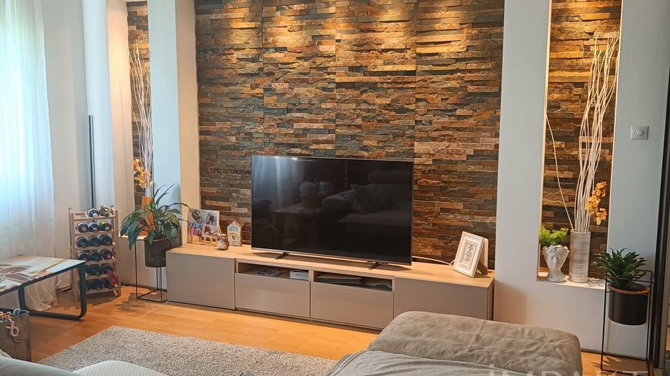 Apartament în Andrei Mureșanu – cu parcare & boxă - Poză 1