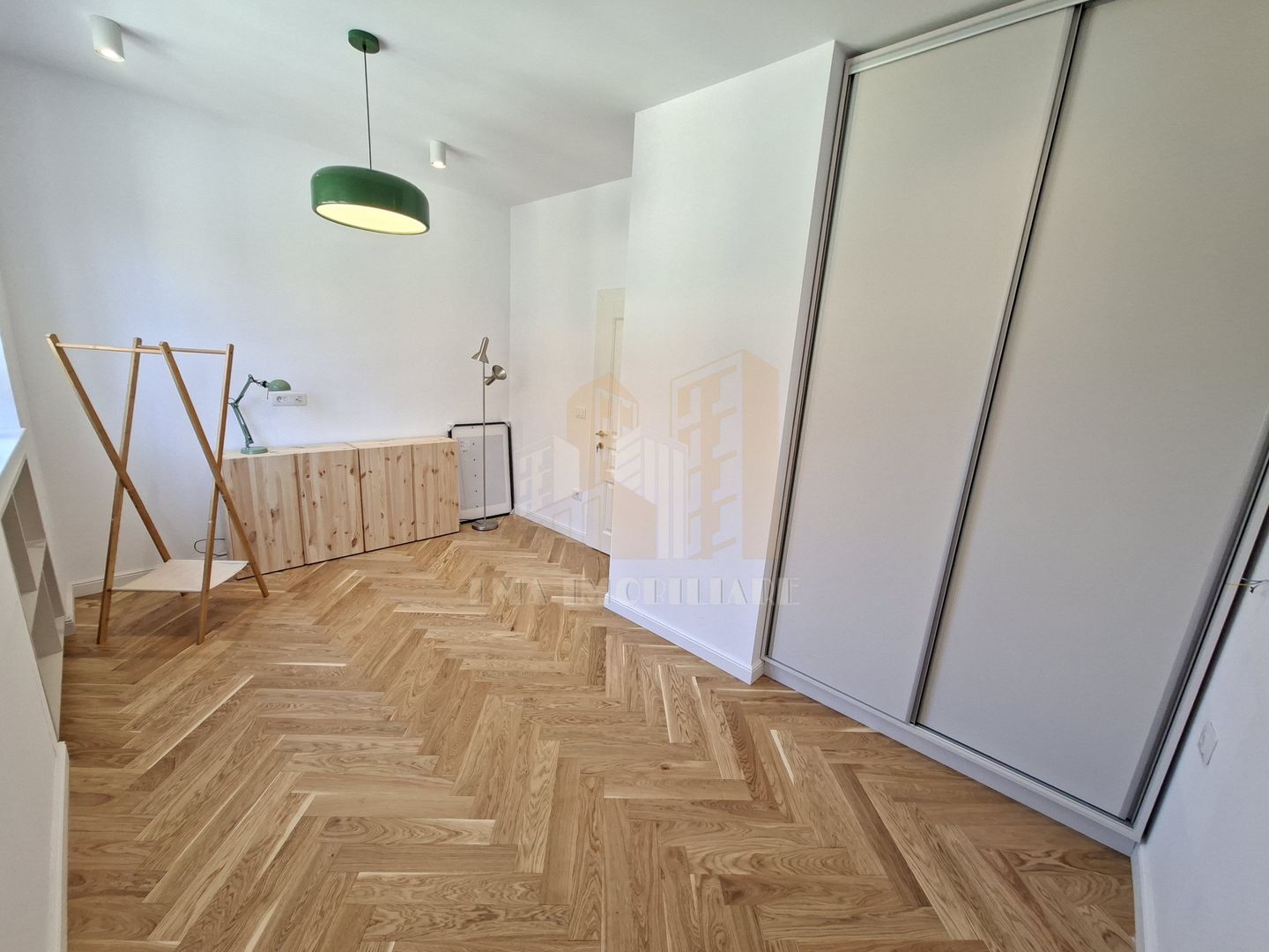 Apartament 3 camere Poarta Schei Brasov - Poză 4