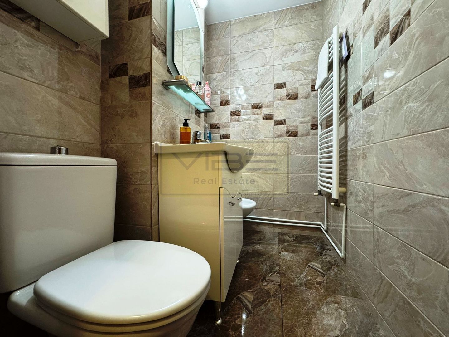 Apartament 3 camere 2 bai central Rond Podu Ros - Poză 18