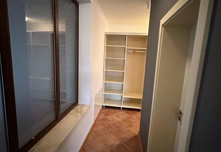 VILA  - ARADULUI. -British - Poză 49