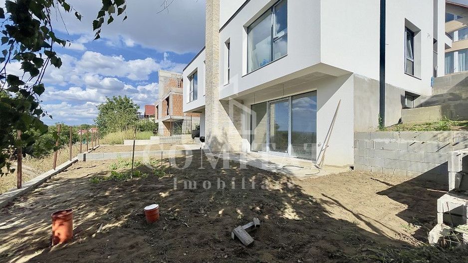 Case cuplate cu panoramă cartierul Borhanci - Poză 1