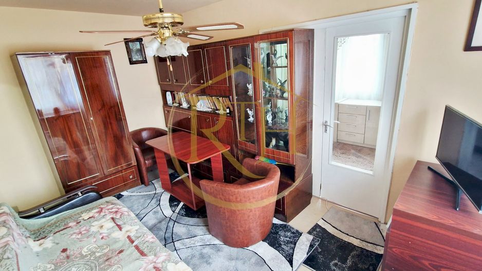 Inchiriez apartament cu 2 camere,clima centrala, zona Calea Sagului/ 300 euro. - Poză 8