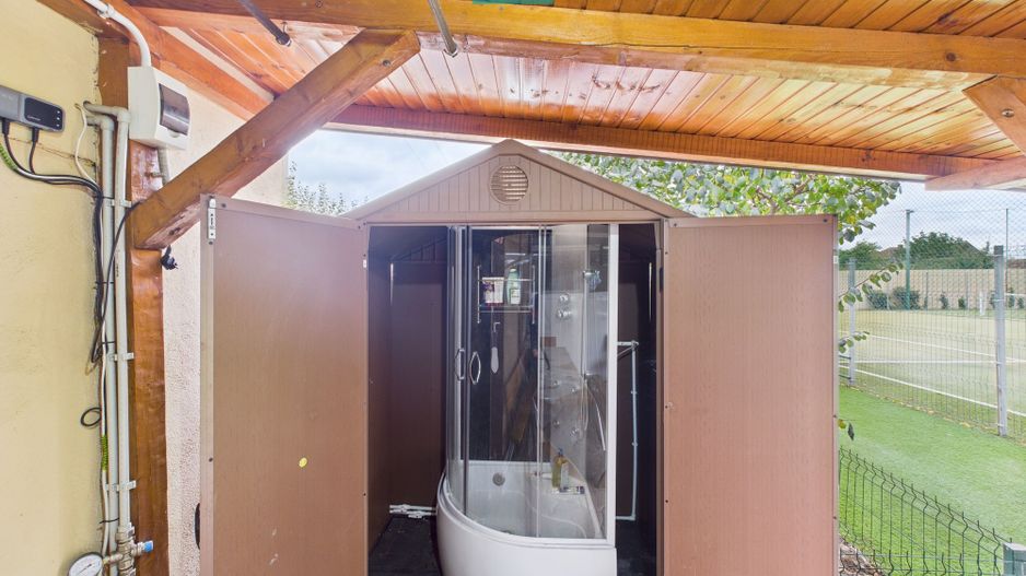 Casă exclusivistă cu 4 camere, în Secusigiu, Arad - Poză 16